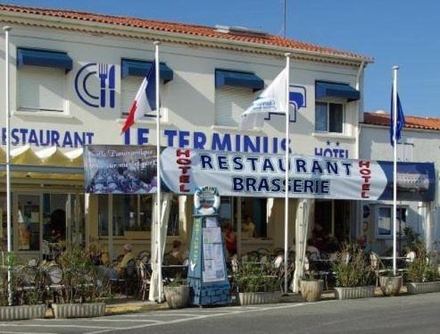 Logis Hotel Le Terminus Bourcefranc Bagian luar foto